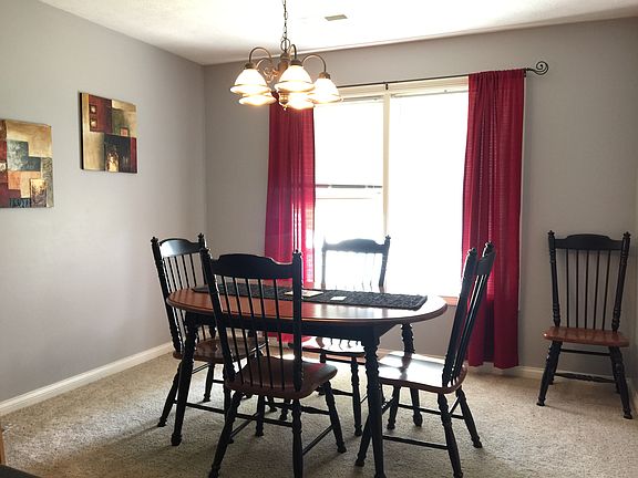 5th image of 1070 W Holly Dr