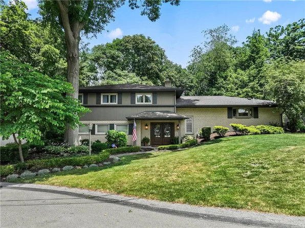 102 Forest Dr, Beaver, PA 15009