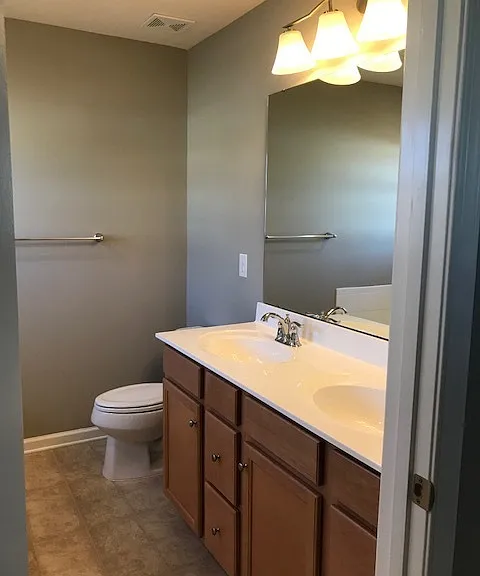323 Michael Selby Dr — Photo 17