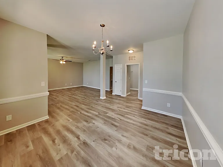 1582 Weatherend Dr — Photo 4
