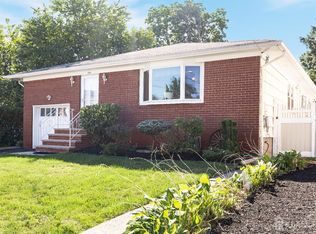 496 Ragland Dr, Roselle Park, NJ 07204