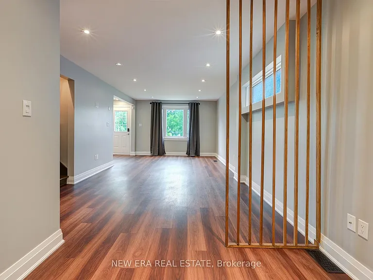 219 Lancaster St W — Photo 15