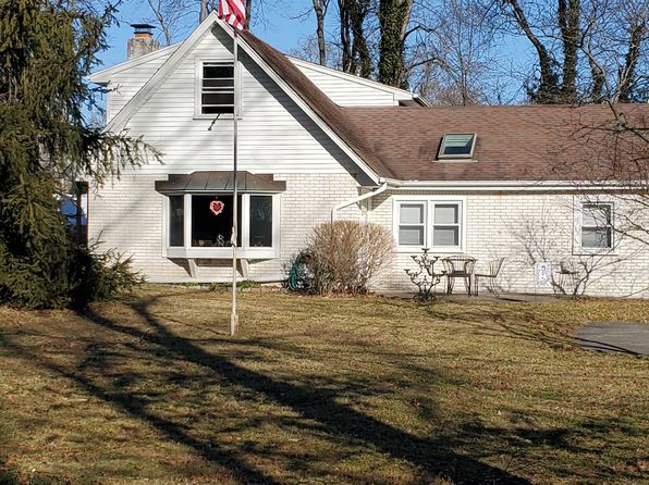 34 Little Pond Rd APT B