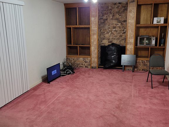 3rd image of 2991 Warm Springs Dr