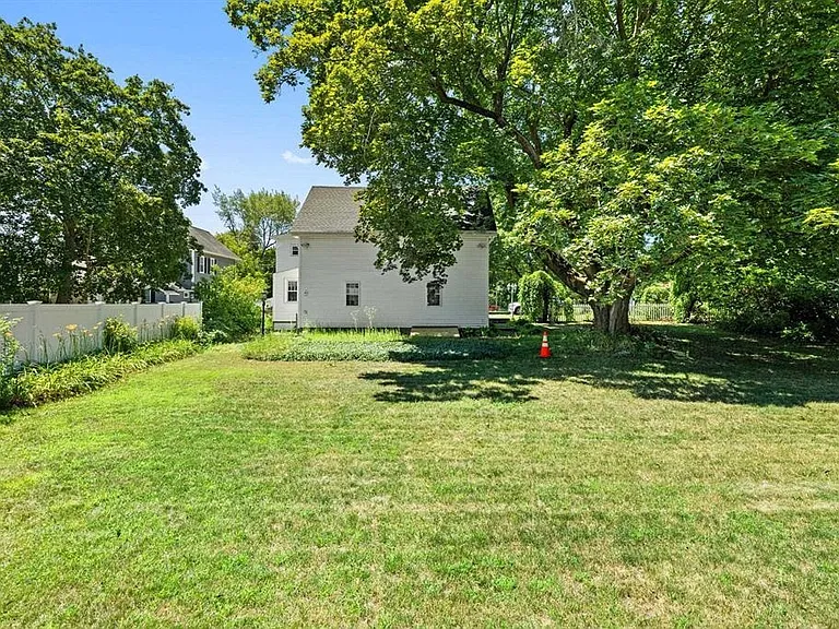 20 Stark Ave — Photo 40