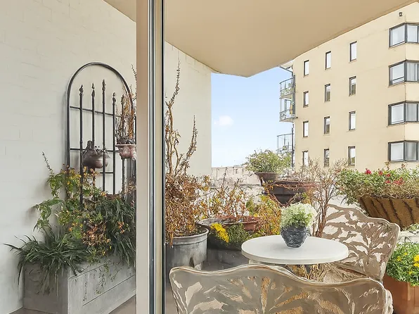 200 East End Avenue image 3 of 21