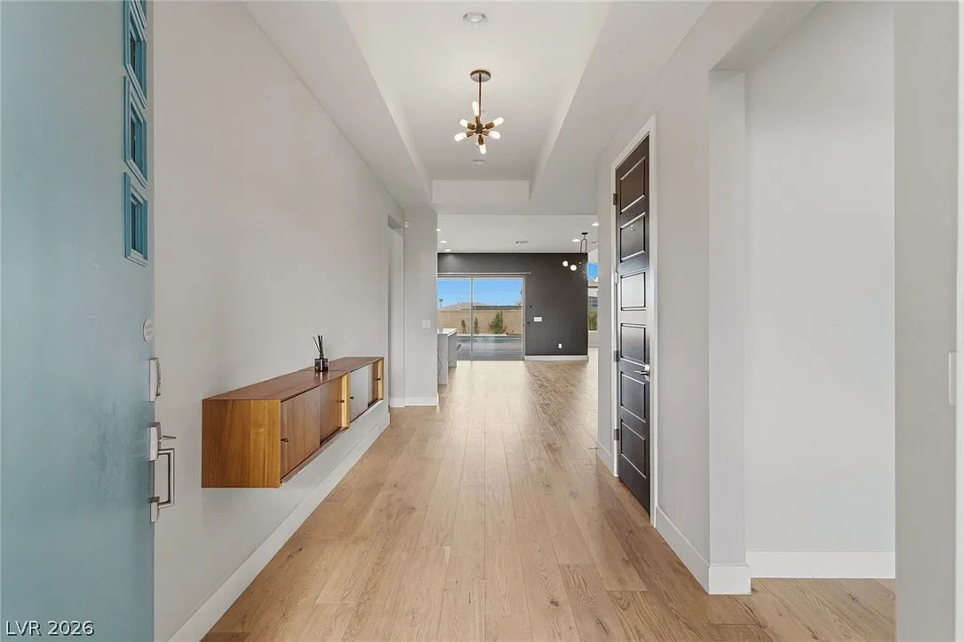3 bed, 3.5 bath, 3064 sqft, $6,000 — Photo 4