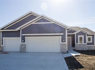 1808 Meadowlark Dr, Polk City, IA 50226