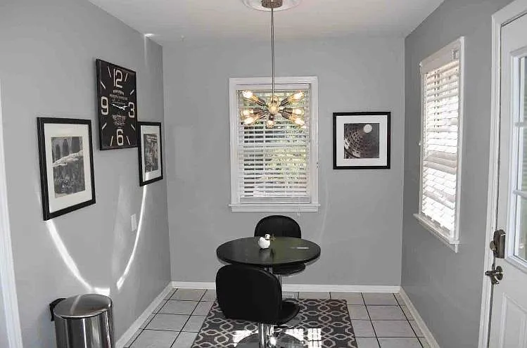 4400 N Harvey Pkwy #A — Photo 3