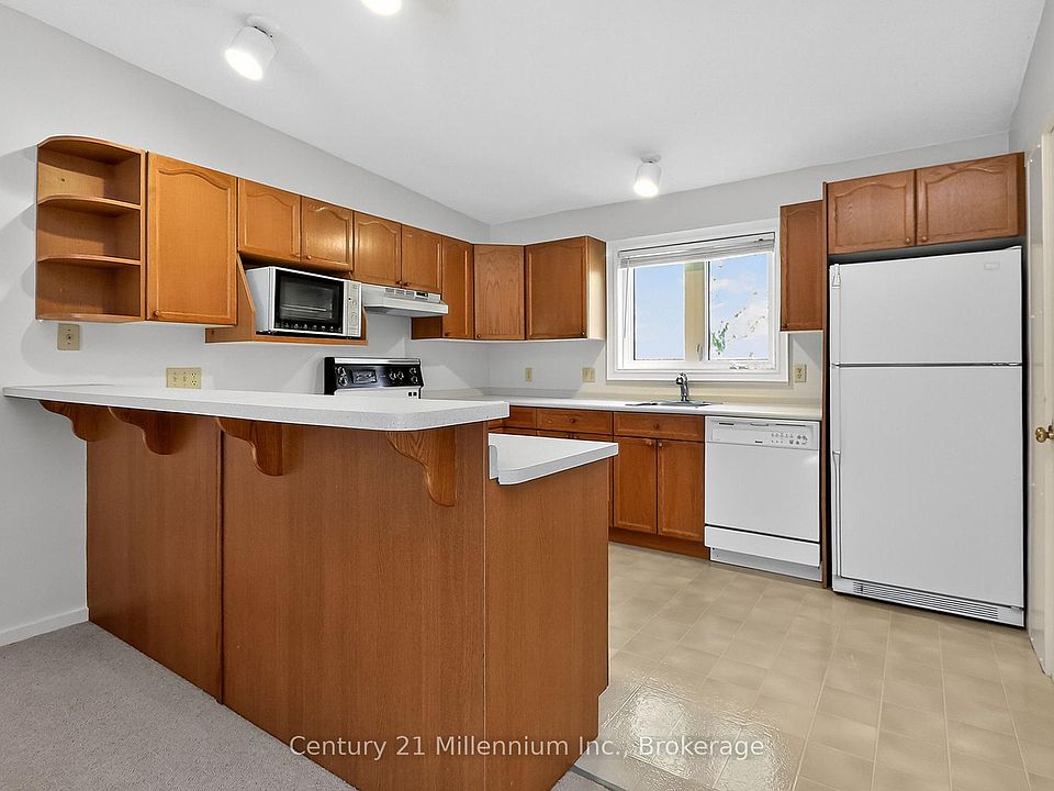 1st image of 524 Oxbow Cres