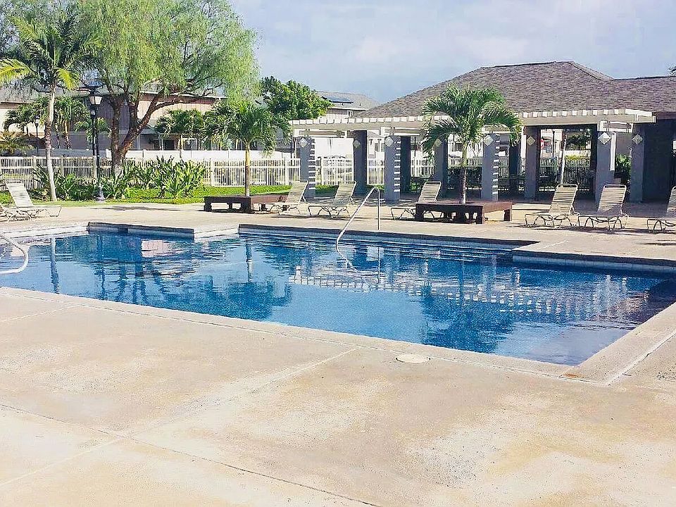 Privatized/community pool with 3 gazebos for residents