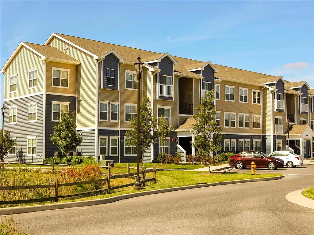 Reserve at Somerset Commons — Photo 3