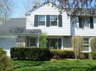 2399 Overlook Rd, Cleveland Heights, OH 44106
