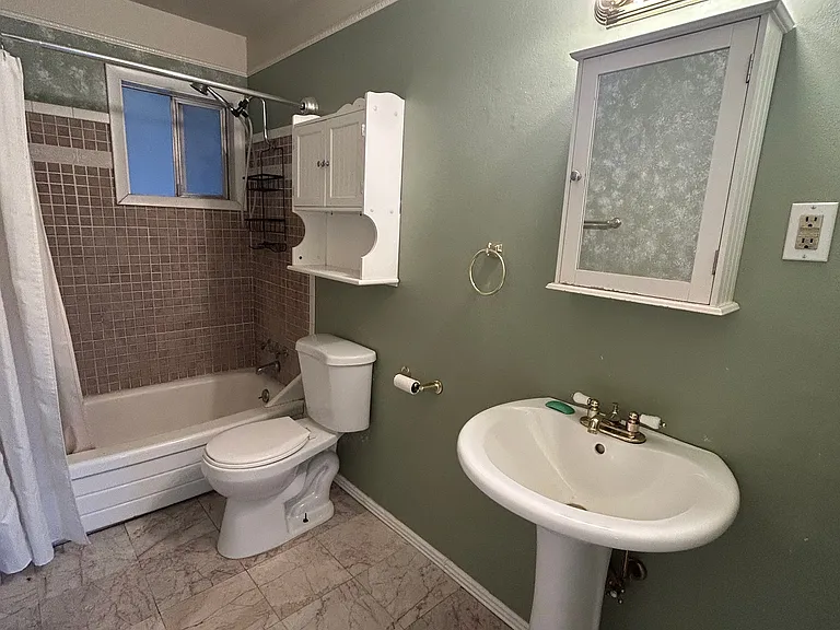 613 Crawford Ave — Photo 16