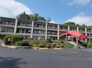 227 Dewey Ave APT 308, Fontana, WI 53125