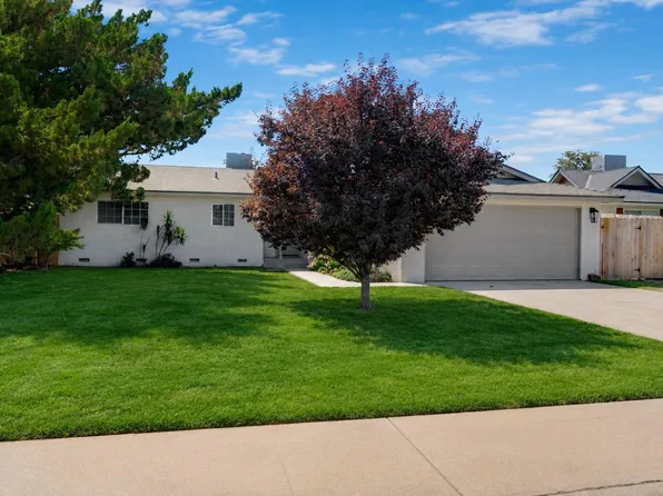 1529 S Michael Ct, Visalia, CA 93292