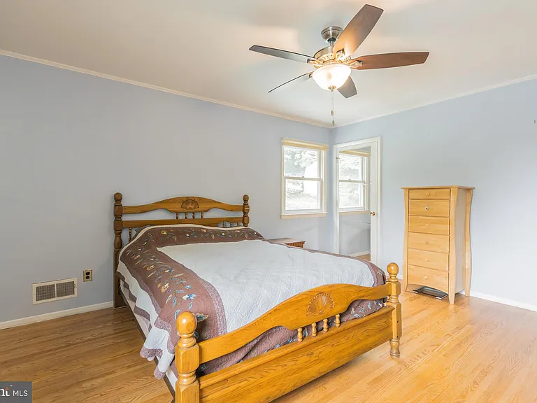 7011 Hadlow Dr — Photo 27