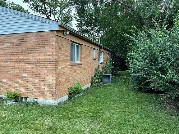 4th image of 3092 Bexvie Ave
