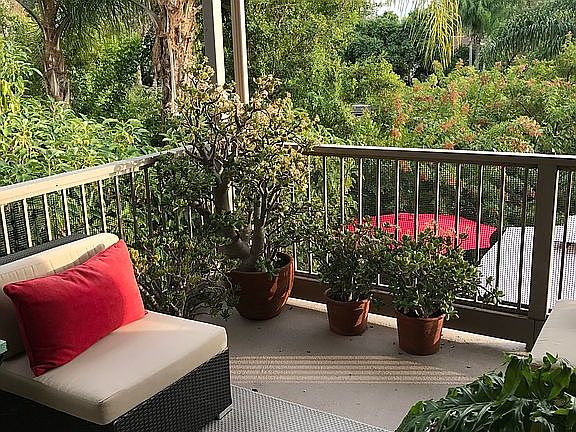 Covered Porch/ Ceiling Fan