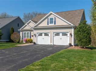 10 Crestview Dr #10, Middlefield, CT 06455