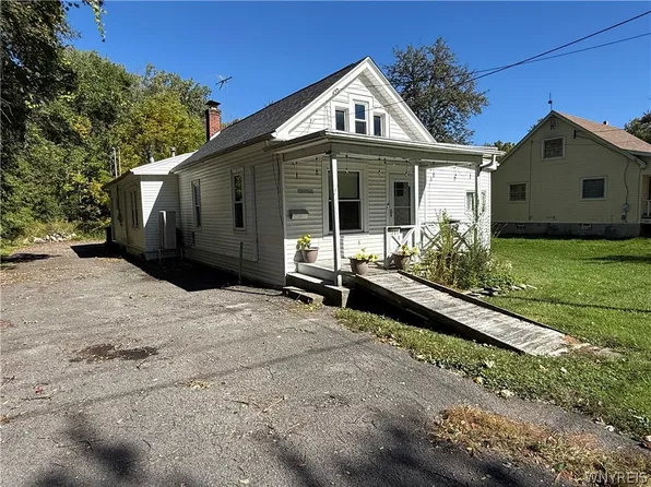 1091 Ruie Rd, North Tonawanda, NY 14120