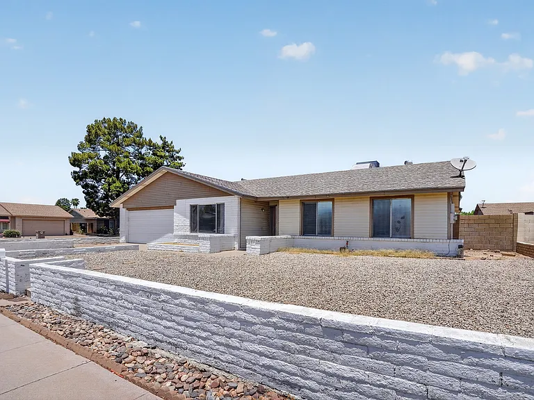 3936 W Dailey St — Photo 2
