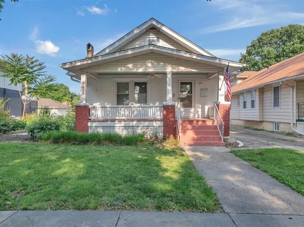 2104 Gentry St, Kansas City, MO 64116