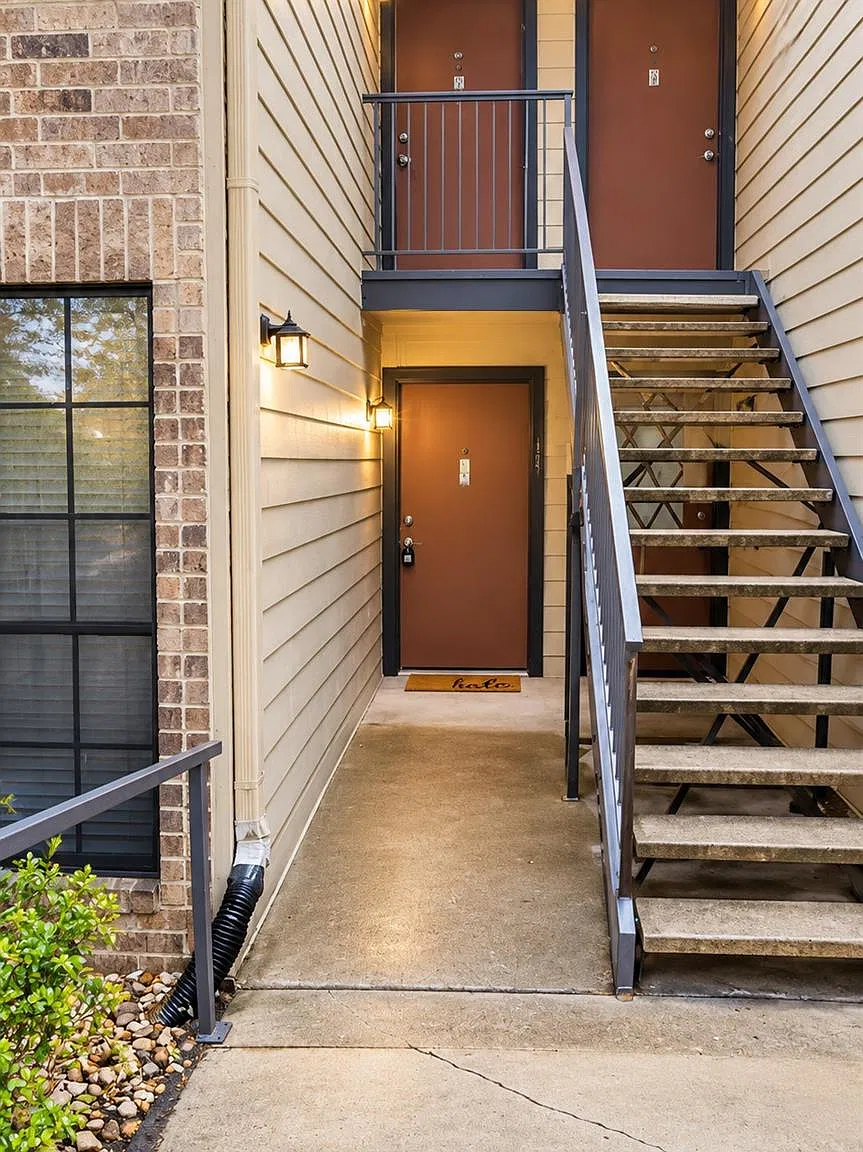 2 bed, 2.0 bath, 1002 sqft, $1,750 — Photo 3
