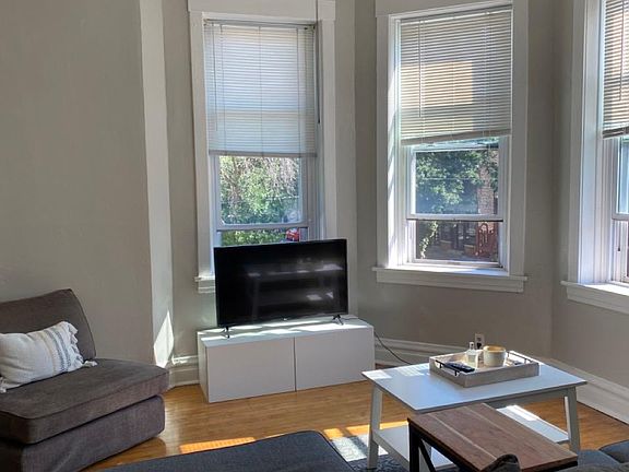 2nd image of 2074 N Leavitt St APT 3F