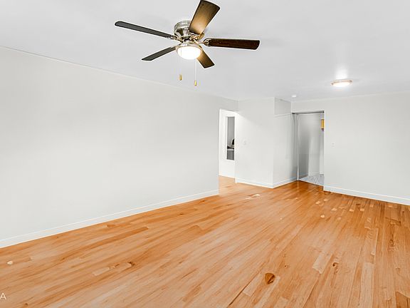 5th image of 10901 S King Dr APT 201
