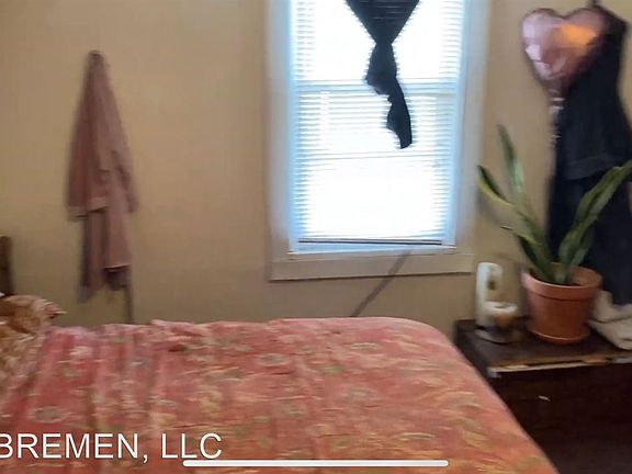 5th image of 2661B N Fratney St