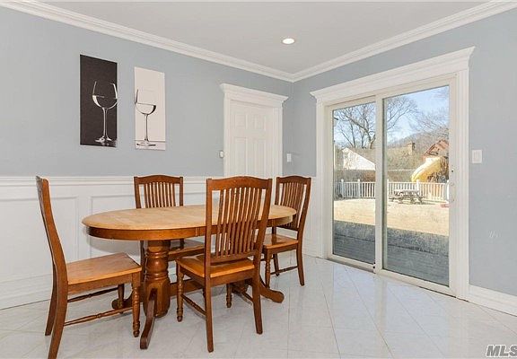 5th image of 33 Woodland St