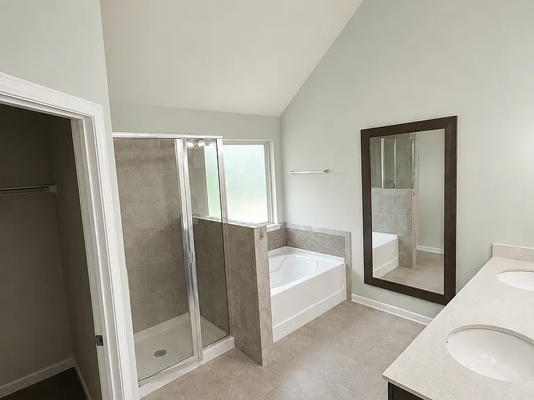 609 Angel Oak Ln — Photo 16