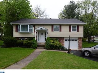 2205 Hillside Dr, Aston, PA 19014