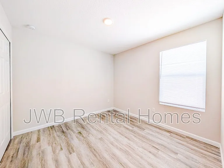 8730 Berry Ave — Photo 9