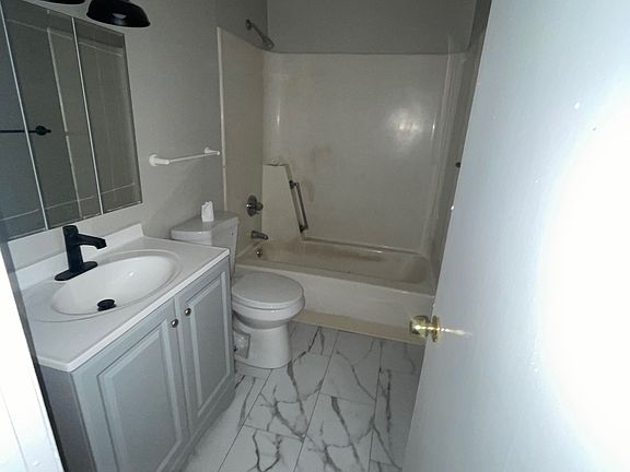 4th image of 26 Robert St #1