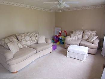 3rd image of 229 Parkholme Cir