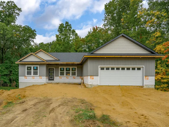 258 Markus Glen Dr, Plainwell, MI 49080