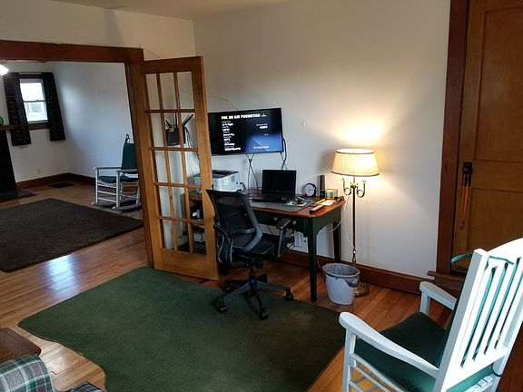 5th image of 616 E Myrtle Ave