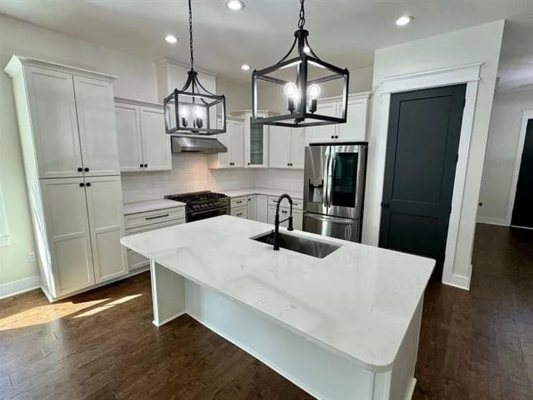 3541 Sanctuary Dr — Photo 5