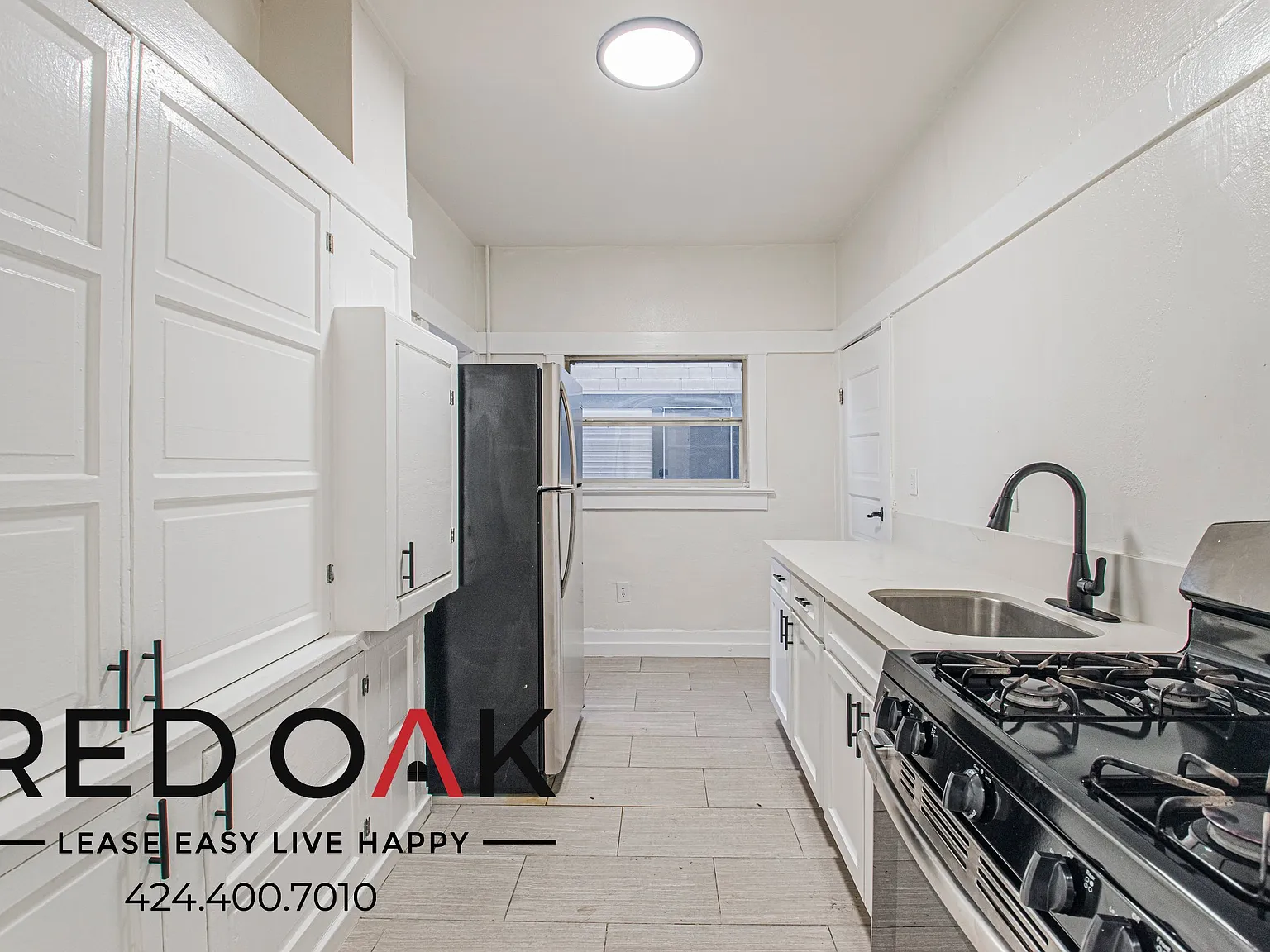 Luminous Studio with Air Conditioning and Renovated Kitchen ~ In Pico-Union! — Photo 2
