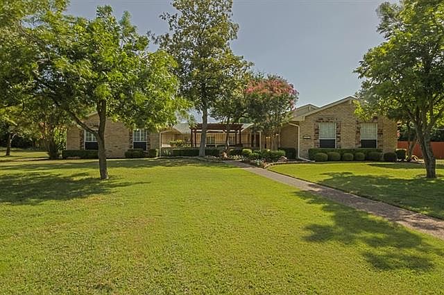 1st image of 1211 Green Valley Ln