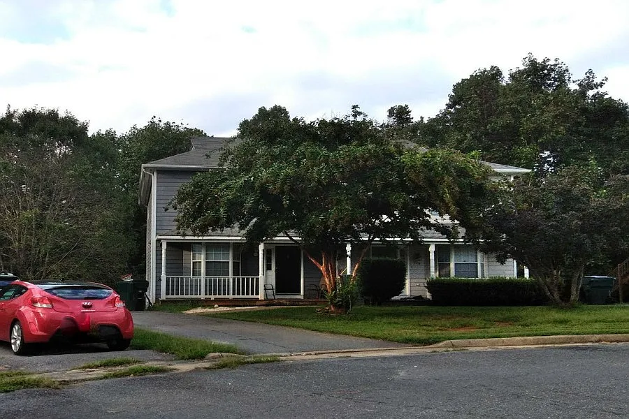 2312 Finch Ct photo 1
