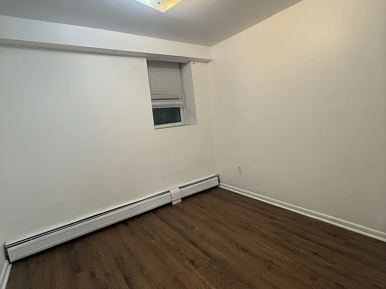 292 Catherine St #1 — Photo 9