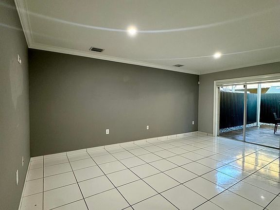 3rd image of 11475 NW 94th Place #3