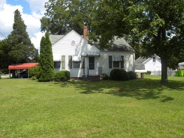 18 Dickens Ave, Roanoke Rapids, NC 27870
