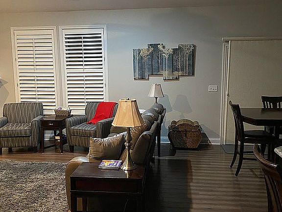 2nd image of 130 N Hills Blvd