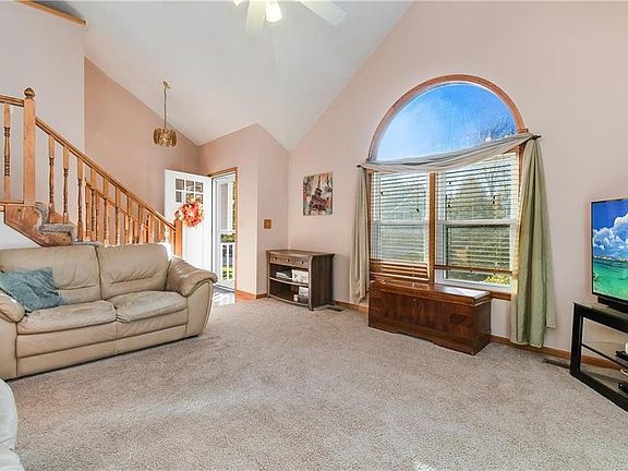 5th image of 1525 NE Whitestone Dr