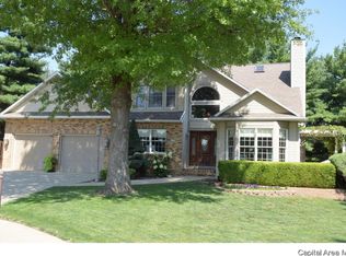 24 Nob Hill Dr, Jacksonville, IL 62650