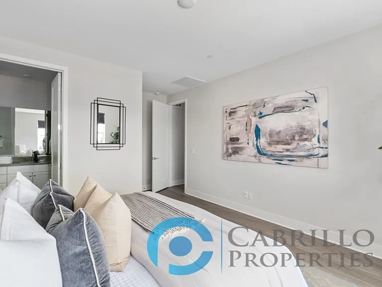 1675 Neptune Ave — Photo 31